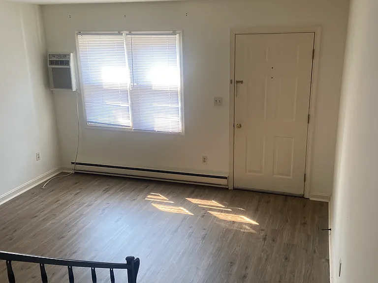 526 W Simpson St — Photo 11