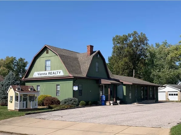 413 27th St, Vienna, WV 26105