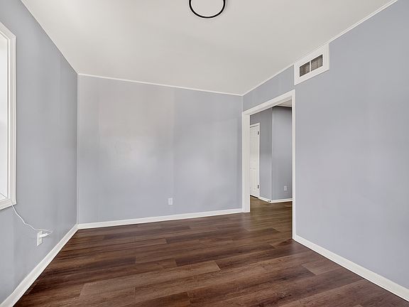 3rd image of 423 N Holmes Ave