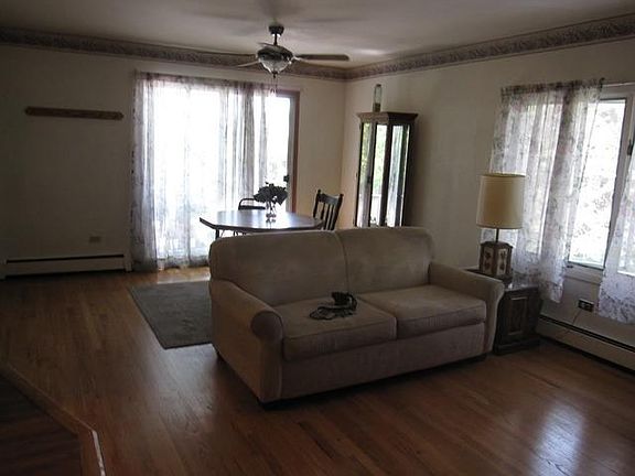 3rd image of 3800 Ruby St APT 5W