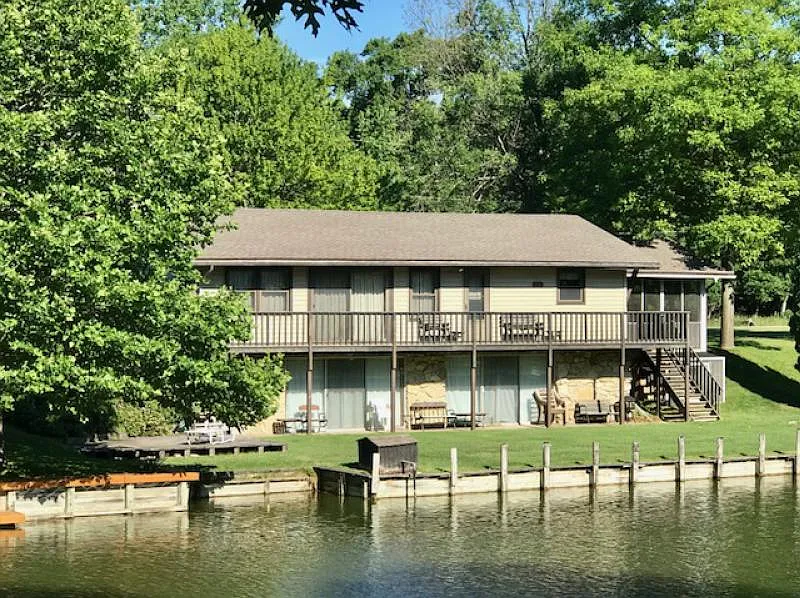 4390 White Sands Dr photo 1