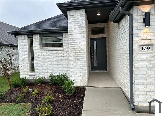 2nd image of 109 Lavender St