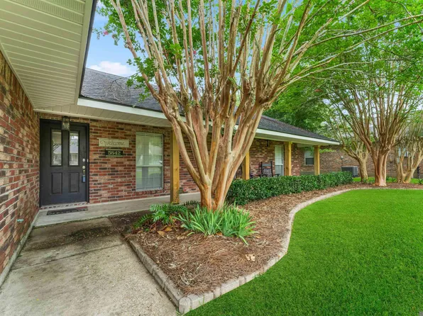 5842 Sophie Anne Dr, Zachary, LA 70791