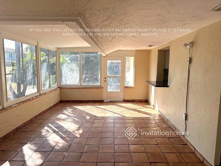 1581 Wyndcliff Dr — Photo 12