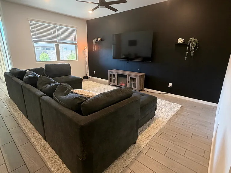 357 S Alegria Ln — Photo 2