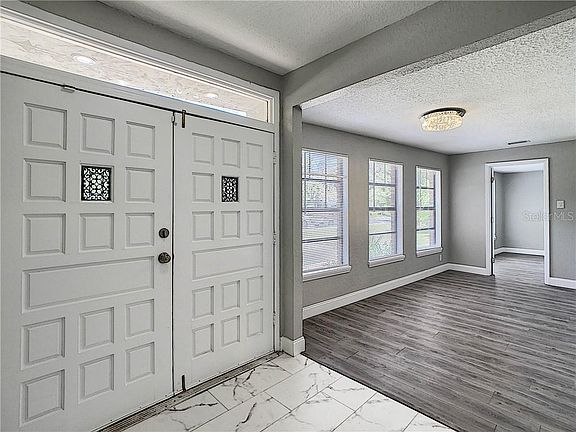 4th image of 2301 Savoy Dr
