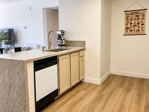 3rd image of 8070 W Russell Rd Unit 2028