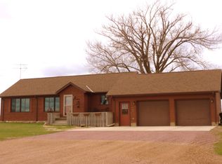 90827 500th Ave, Windom, MN 56101