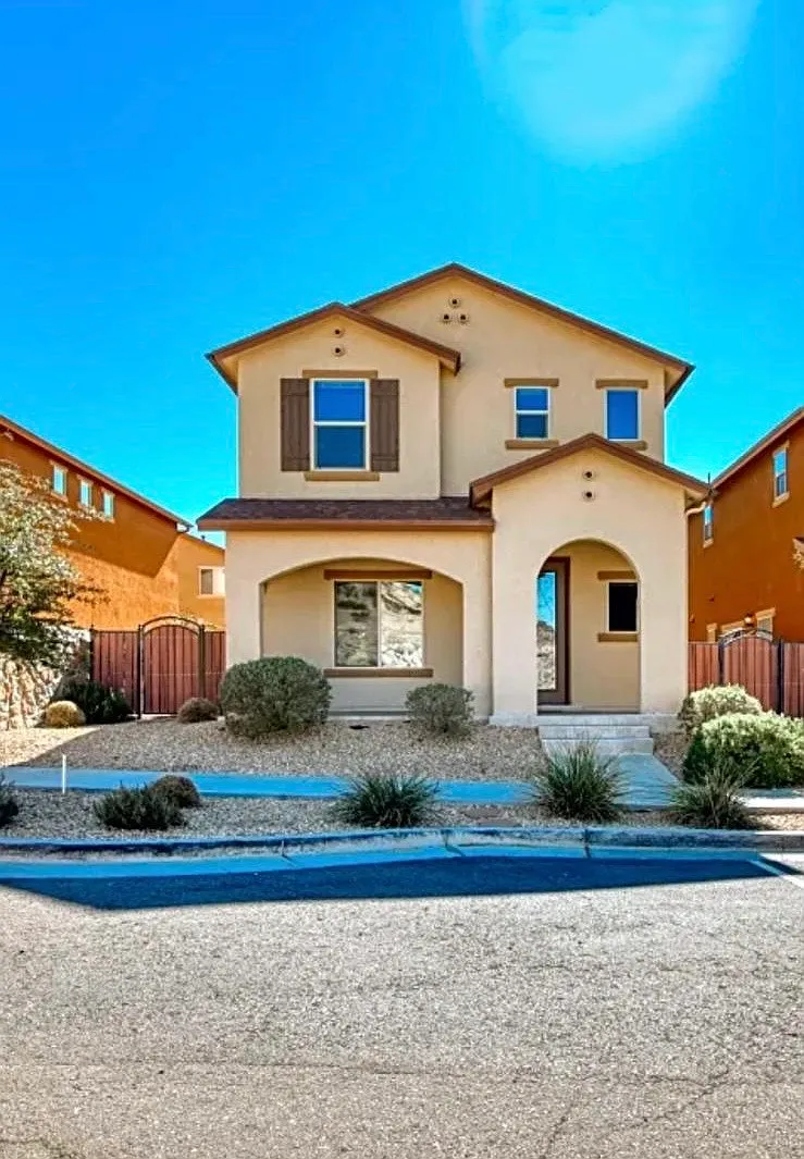 3 bed, 2.5 bath, 1776 sqft, $2,150 — Photo 1