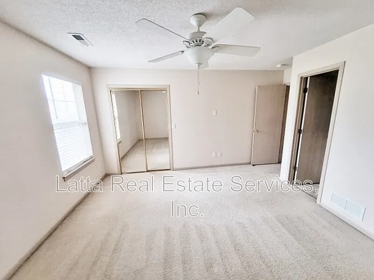 3210 SW Iron Creek Dr — Photo 6