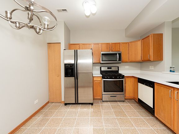 5th image of 2231 Flagstone Ln