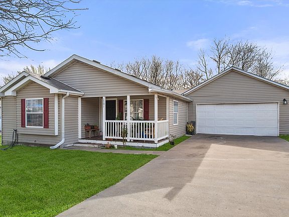 2nd image of 2301 W 13th Ave