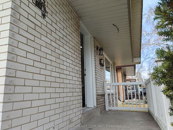 5th image of 463 Rossland Rd E