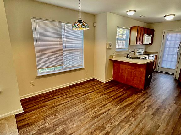 5th image of 1736 Westpointe Drive