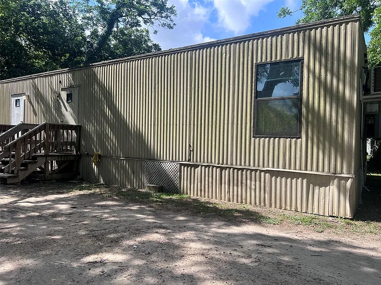 115 W Mulberry Ave #B — Photo 2