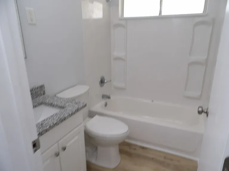 731 Richardson St — Photo 9