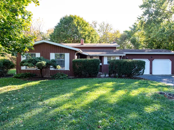 16675 W Applewood Ct, Gurnee, IL 60031