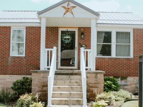 136 Virginia Ave, Uniontown, PA 15401