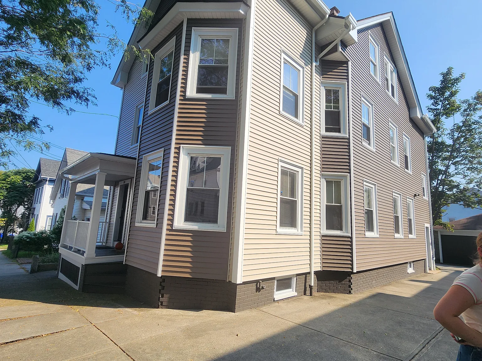 3 bed, 1200 sqft, $2,675 — Photo 1