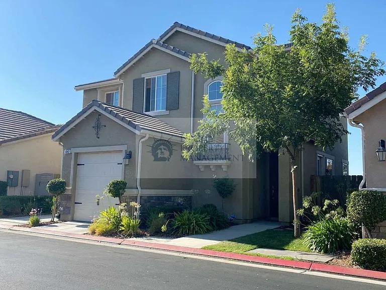 3042 Mount Rainier Ln — Photo 1