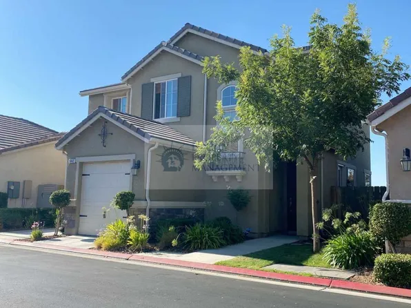 3042 Mount Rainier Ln, Clovis, CA 93619
