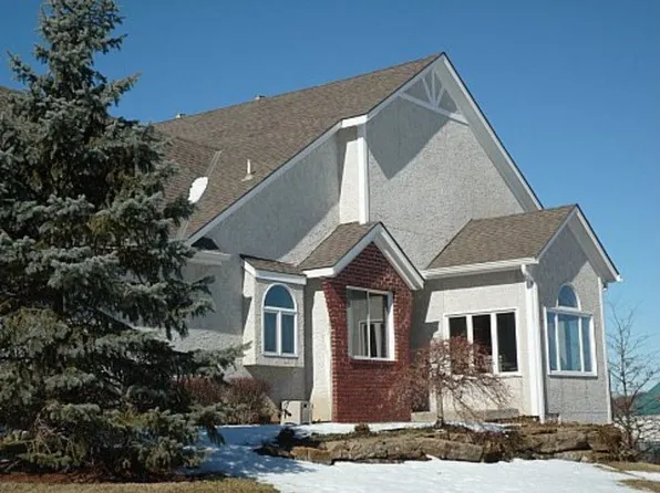 196 Pointe Dr, Kansas City, MO 64116