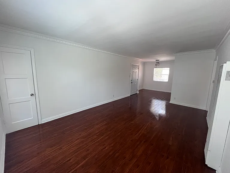 2129 N Gower St #8 — Photo 3