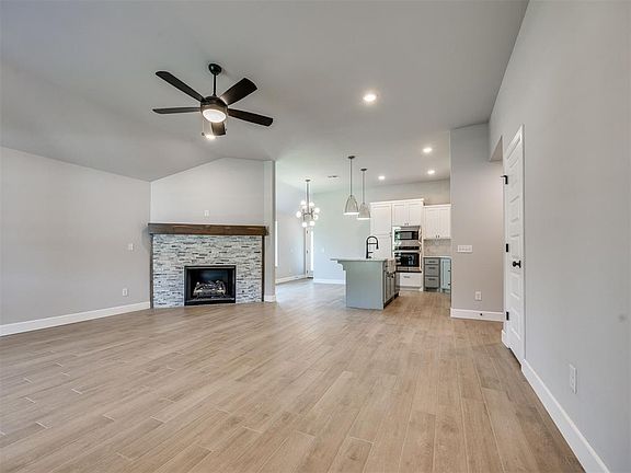 3rd image of 1220 SW 139th St