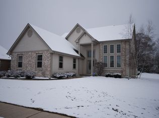1066 Winterberry Rd, Oconomowoc, WI 53066