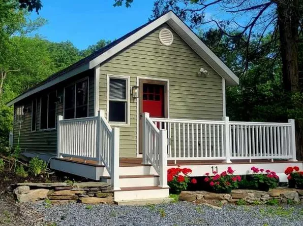 11 Curry Rd, Mahopac, NY 10541