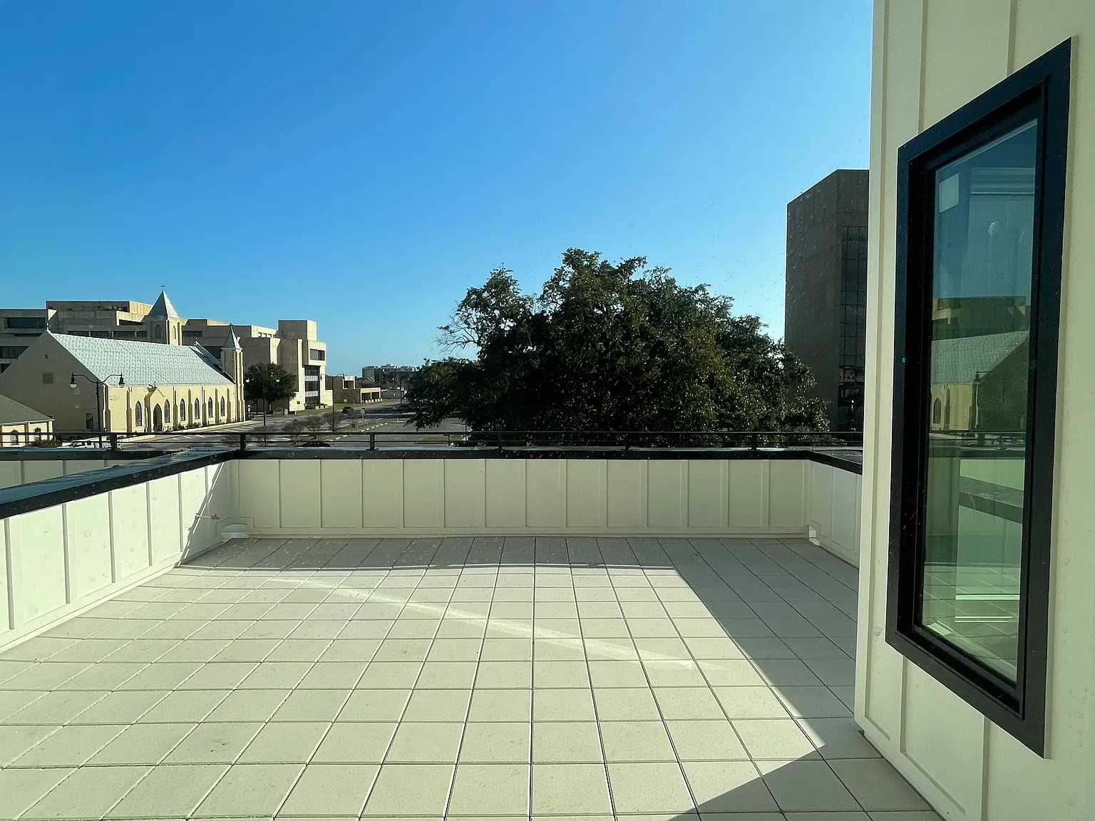 2 bed, 2.5 bath, 1619 sqft, $3,400 — Photo 3