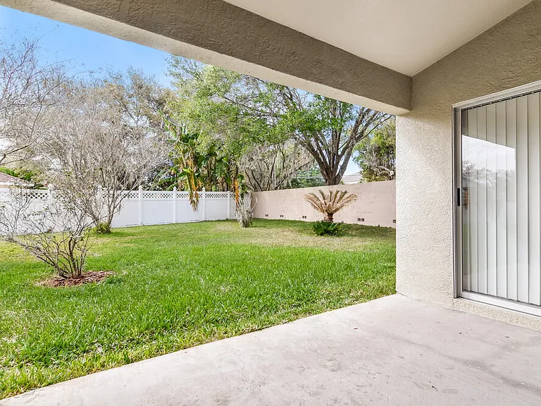 812 Lesa Glen Pl — Photo 15