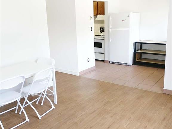 5th image of 3044 Sandwich St #202