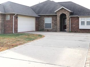 3009 Fairway Cir, Neosho, MO 64850
