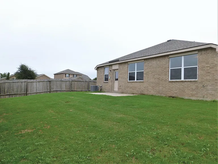 101 Kincaid Dr — Photo 25
