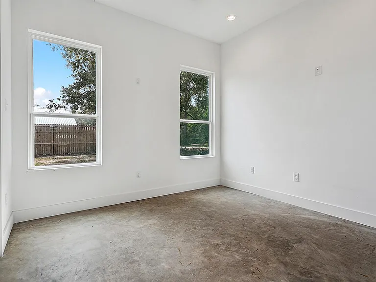 Weinberger Rd — Photo 10