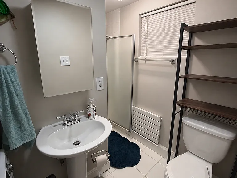 313 S 18th St #1R — Photo 6