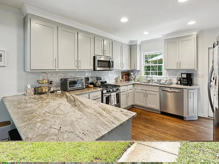 1695 Van Epps St SE — Photo 5