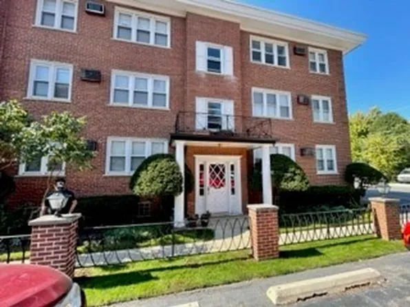 7318 Lake St APT 7, River Forest, IL 60305
