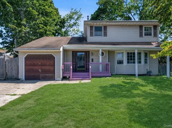 136 Broadway, Greenlawn, NY 11740