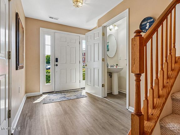 3rd image of 22 New Castle Street