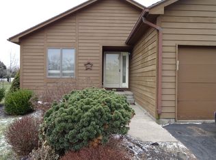 21 Charter Cir, Rochester, NY 14606