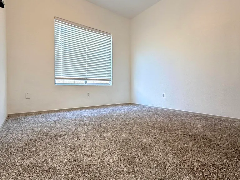5215 W Tonopah Dr — Photo 17