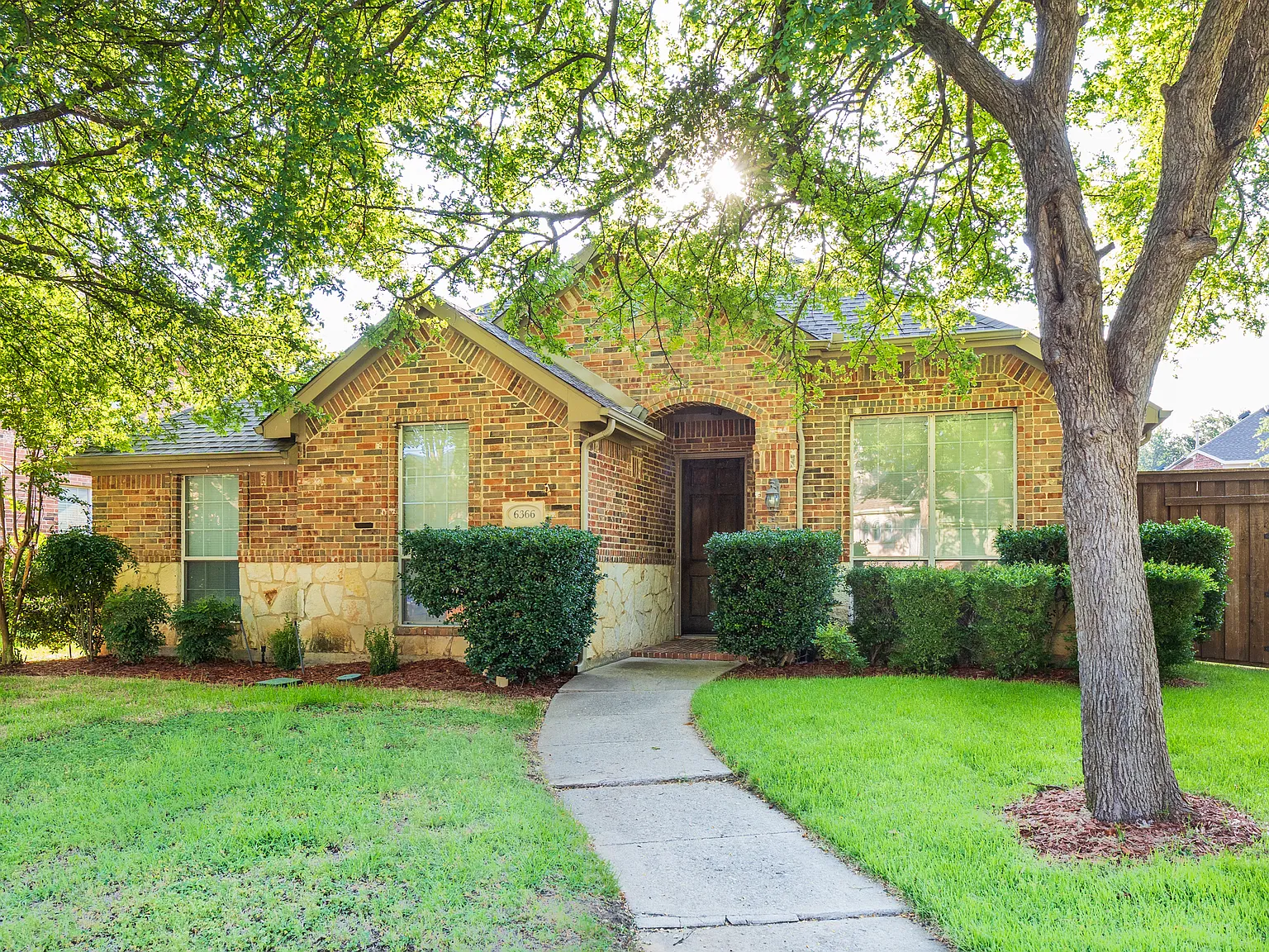 4 bed, 2193 sqft, $2,700 — Photo 2