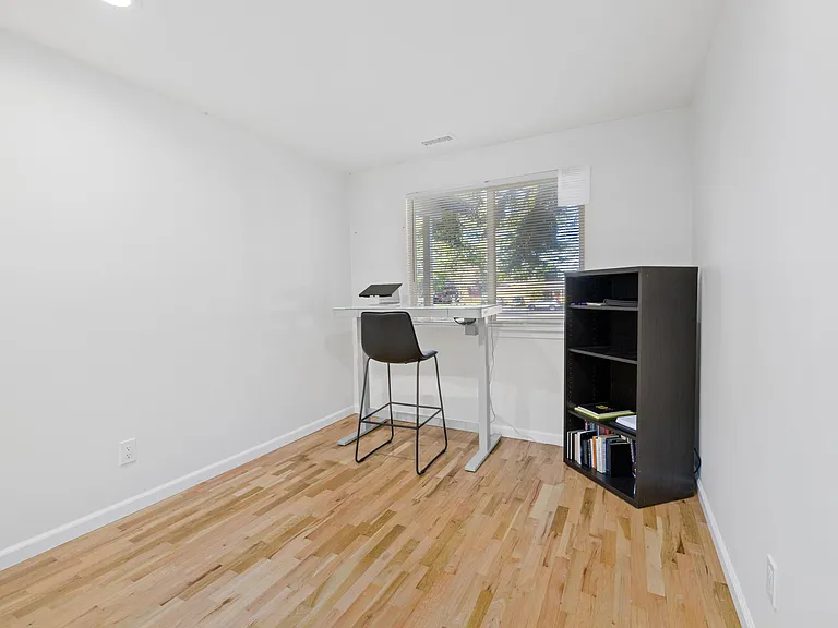 22 223rd St SW — Photo 9