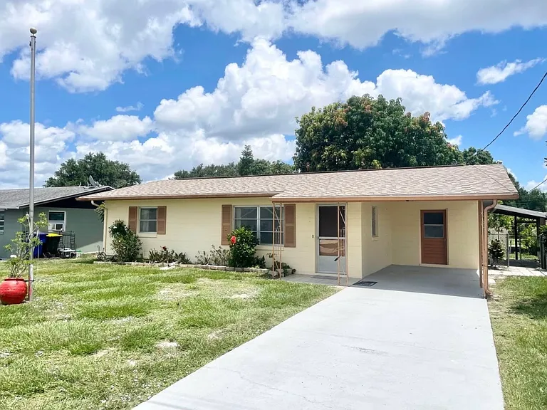 1474 Kerry Dr — Photo 1