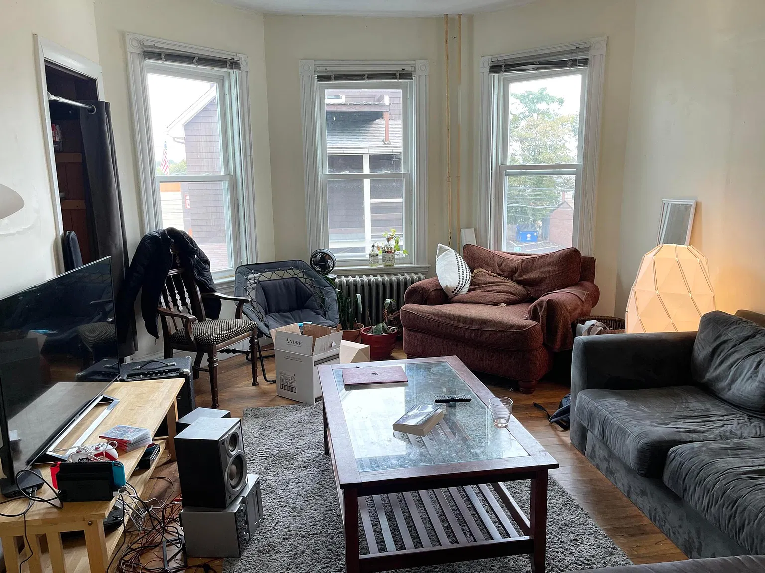 6 bed, $8,300 — Photo 1