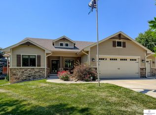 21729 Ridge Cir, Elkhorn, NE 68022