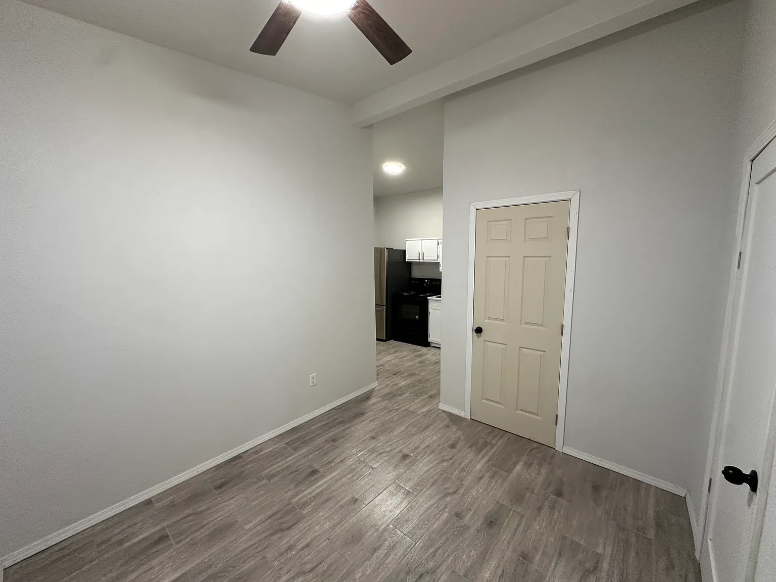 1 bed, 500 sqft, $700 — Photo 2