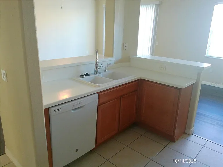 6376 Sedgeford Dr — Photo 7